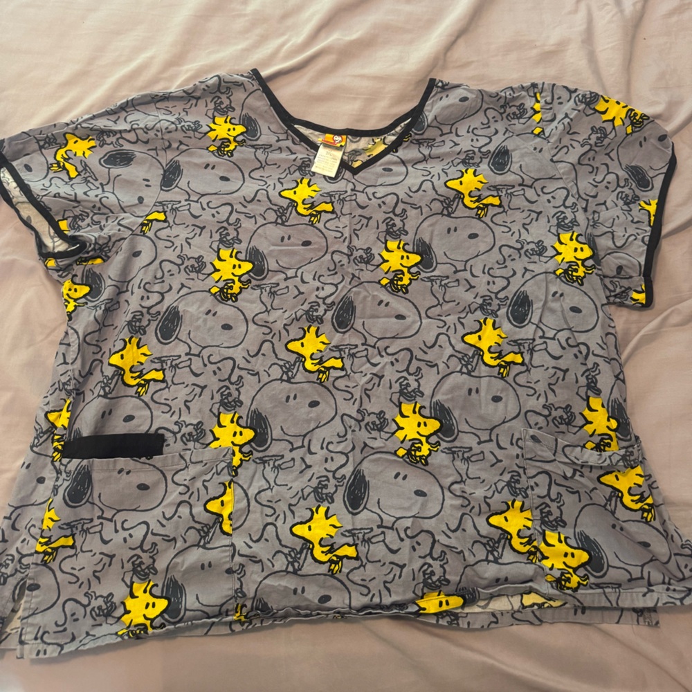Peanuts Gray and Yellow Women's Top